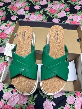 NEW STEVEN by Steve Madden Green Cork-Trim Crisscross Slide Mules